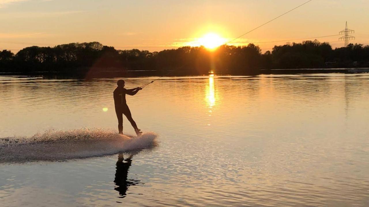 Glampingresort Raus Am See In Spaden Schiffdorf Exteriér fotografie