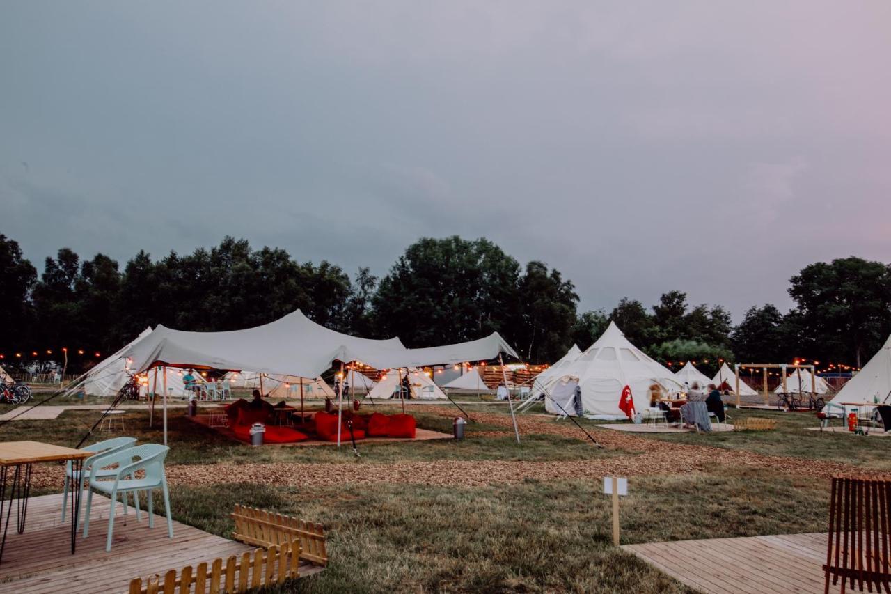 Glampingresort Raus Am See In Spaden Schiffdorf Exteriér fotografie